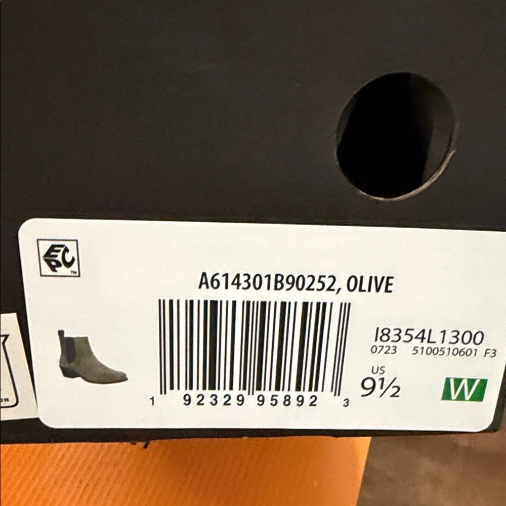 Vionic Olive Green Suede Ankle Boots size 9.5 wide NEW IN BOX - Picture 9 of 10